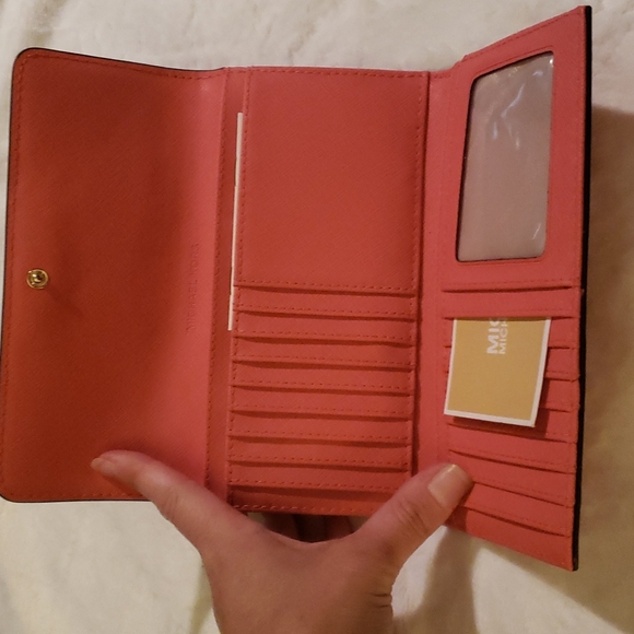 Brand New Pink Michael Kors Wallet - Picture 3 of 4